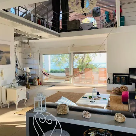 Ferienhaus Dreamy Nature Getaway - Beachfront Olympus Retreat *