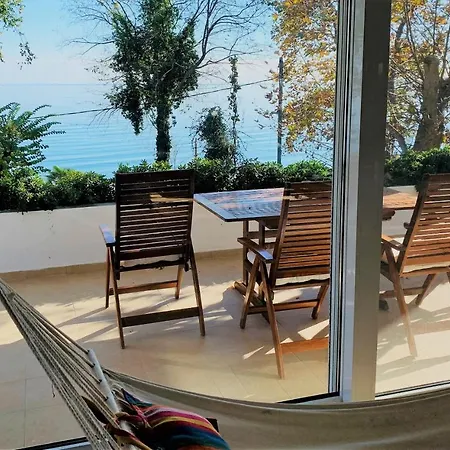 Ferienhaus Dreamy Nature Getaway - Beachfront Olympus Retreat Litochoro