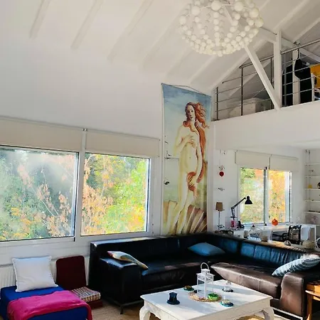 Dreamy Nature Getaway - Beachfront Olympus Retreat